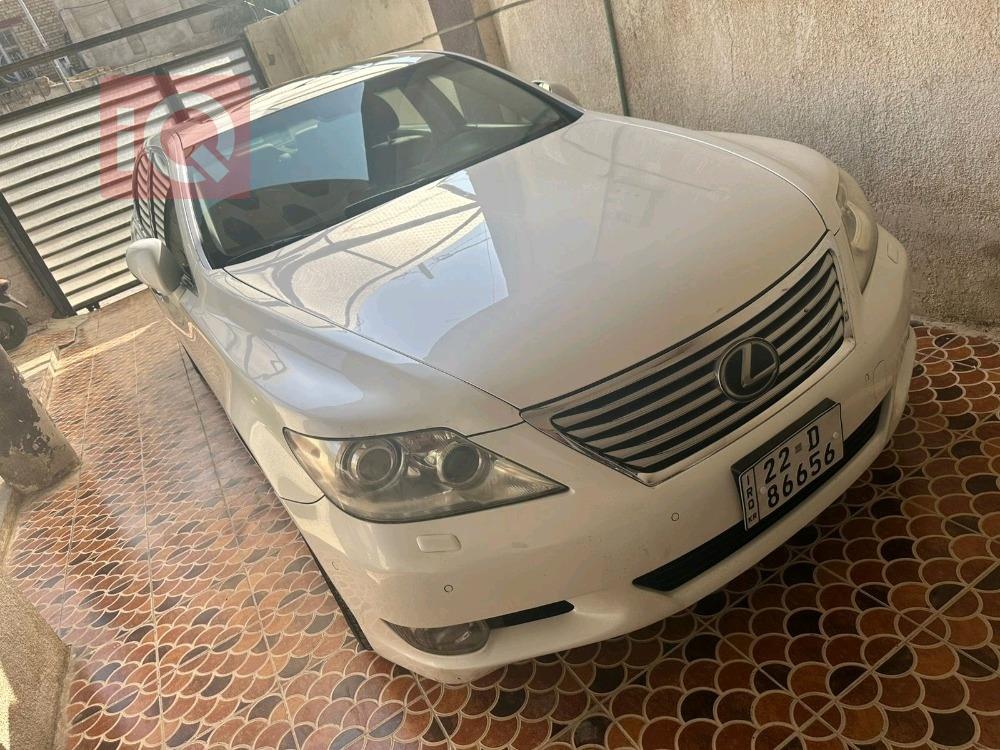 Lexus LS